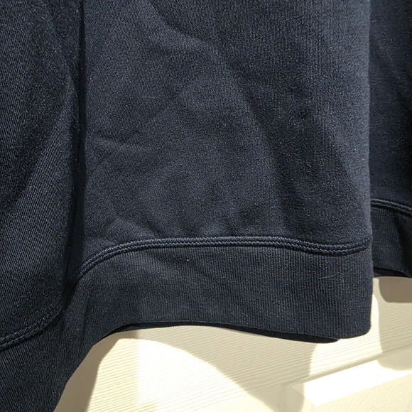 "MAMA" Sweatshirt, Unisex Heavy Blend™ Crewneck Sweatshirt - Picture 4 of 5